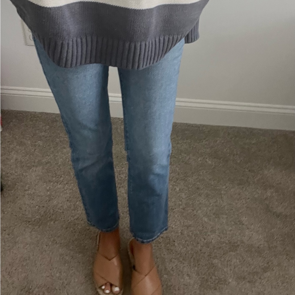 STRAIGHT LEG JEANS